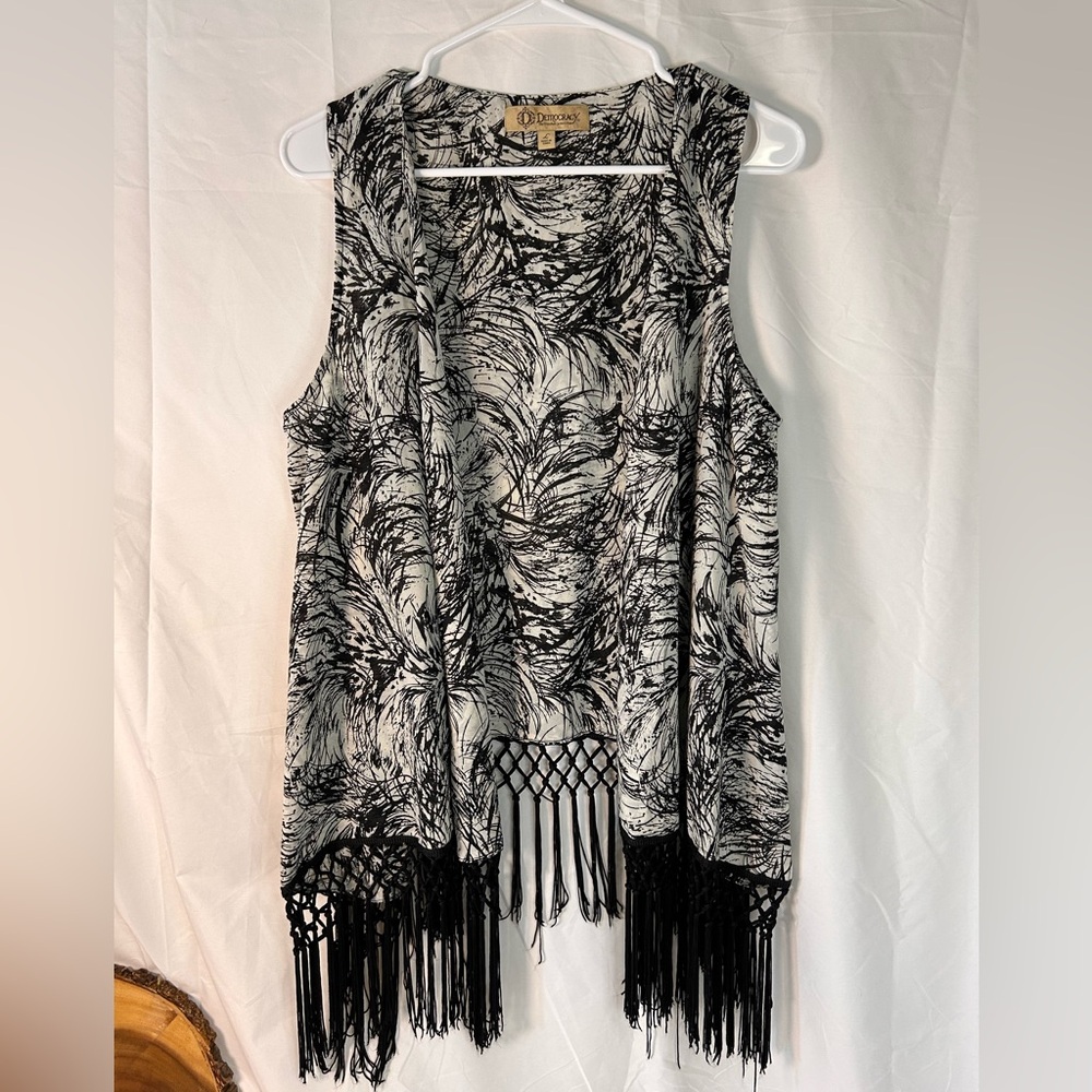 Democracy Women's Sleeveless Boho Fringe Open‎ Vest Size Large